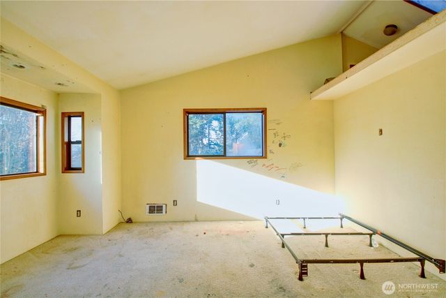 1040 W Shady Lane, Oak Harbor, WA 98277