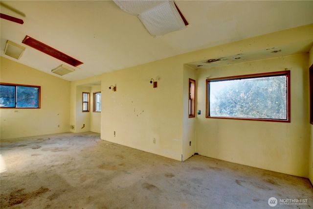 1040 W Shady Lane, Oak Harbor, WA 98277