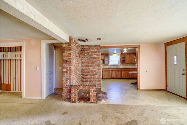 1040 W Shady Lane, Oak Harbor, WA 98277