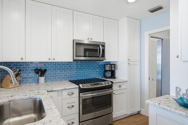 391 NE Plantation Road 215, Stuart, FL 34996