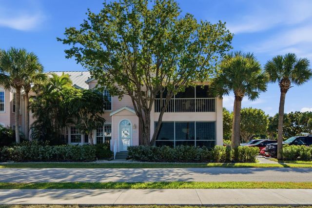 391 NE Plantation Road 215, Stuart, FL 34996