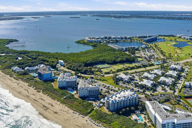 391 NE Plantation Road 215, Stuart, FL 34996