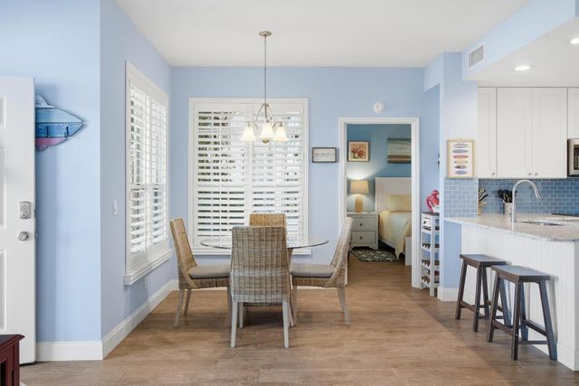 391 NE Plantation Road 215, Stuart, FL 34996