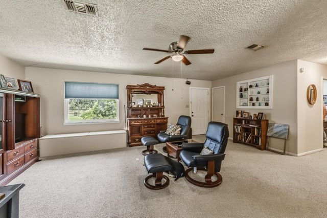 12 Bybee Circle, Huntsville, TX 77320