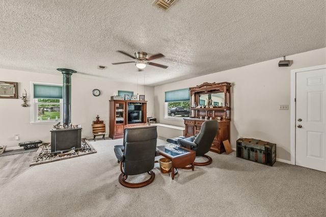 12 Bybee Circle, Huntsville, TX 77320