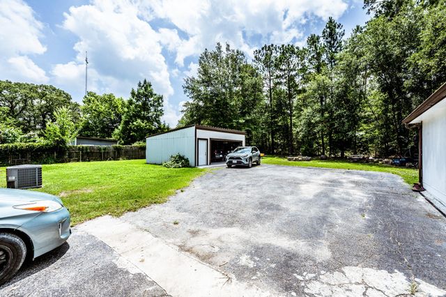 12 Bybee Circle, Huntsville, TX 77320