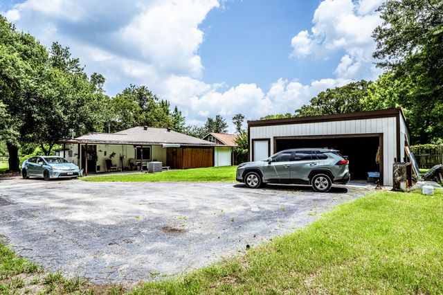 12 Bybee Circle, Huntsville, TX 77320