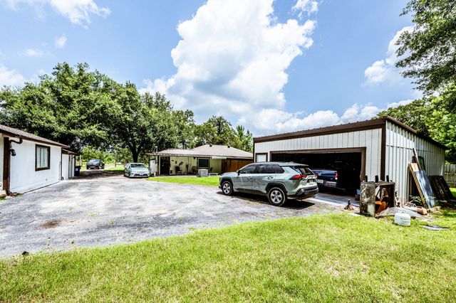 12 Bybee Circle, Huntsville, TX 77320