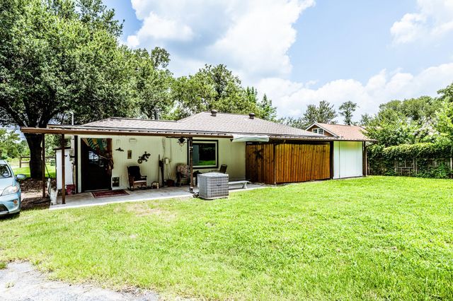 12 Bybee Circle, Huntsville, TX 77320