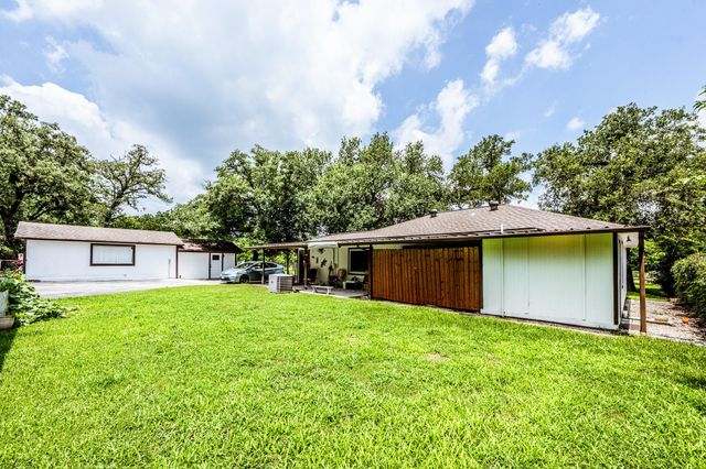 12 Bybee Circle, Huntsville, TX 77320