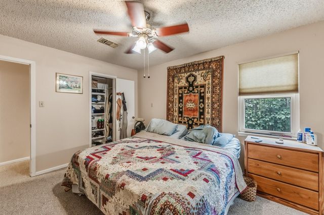 12 Bybee Circle, Huntsville, TX 77320