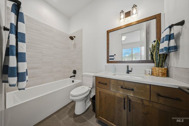 2941 N Staghaven Ave, Star, ID 83669