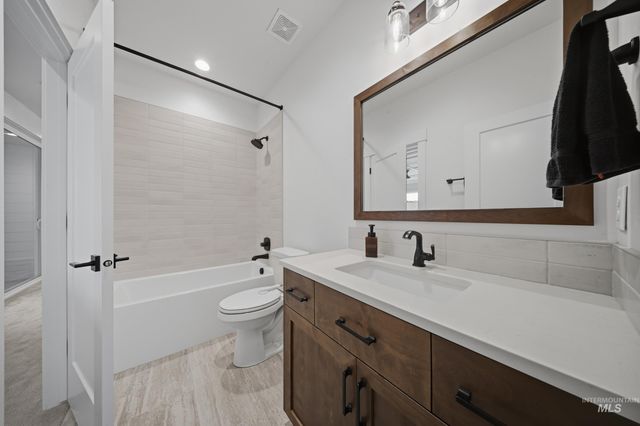 2941 N Staghaven Ave, Star, ID 83669