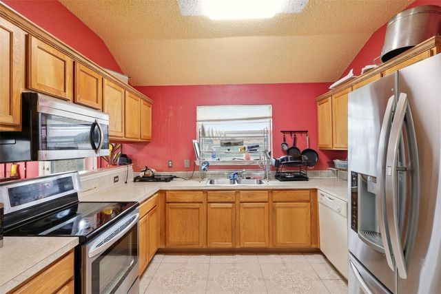 606 W 6th Street, Irving, TX 75060