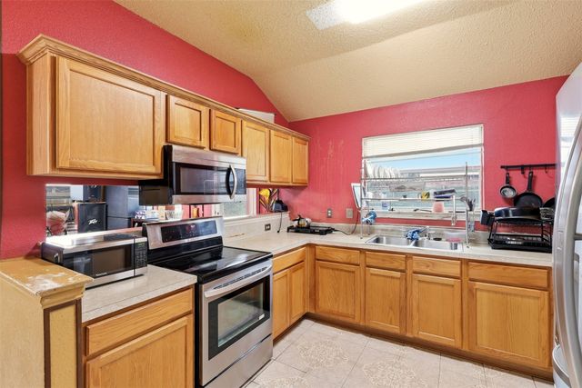 606 W 6th Street, Irving, TX 75060