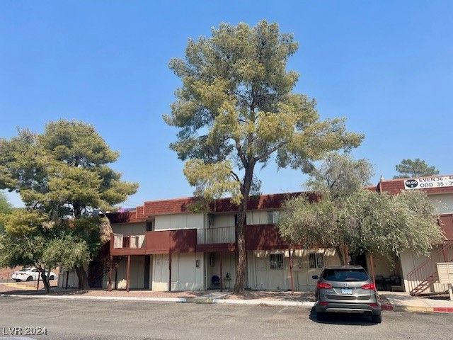 5378 Swenson Street 21, Las Vegas, NV 89119