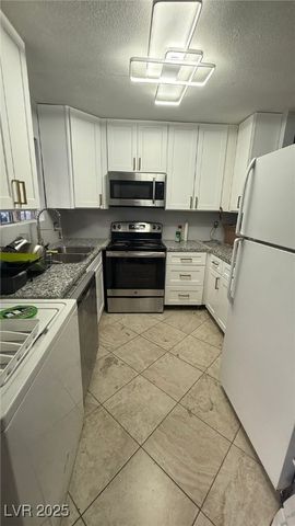 5378 Swenson Street 21, Las Vegas, NV 89119