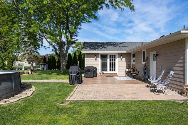 W2593 COLONIAL COURT, Appleton, WI 54915