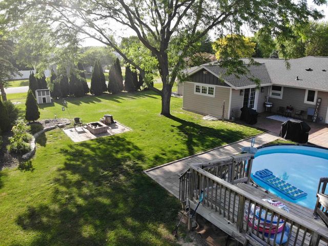 W2593 COLONIAL COURT, Appleton, WI 54915