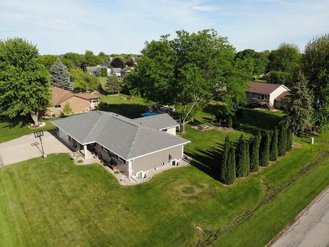 W2593 COLONIAL COURT, Appleton, WI 54915