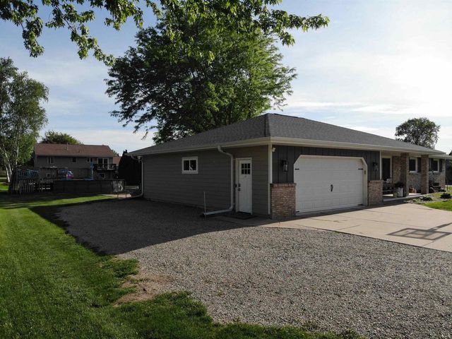 W2593 COLONIAL COURT, Appleton, WI 54915