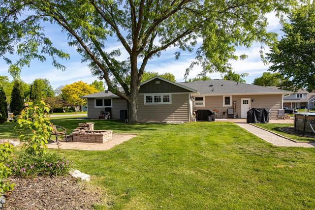 W2593 COLONIAL COURT, Appleton, WI 54915