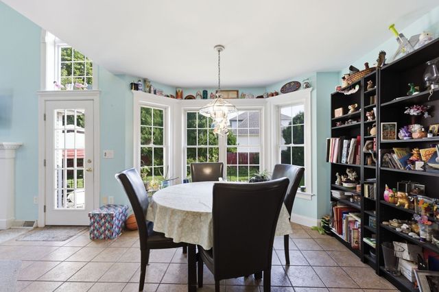 32 Waterford Dr, Westfield, MA 01085