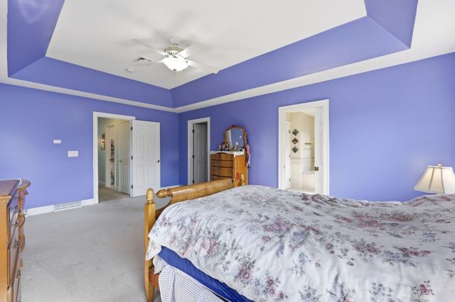 32 Waterford Dr, Westfield, MA 01085