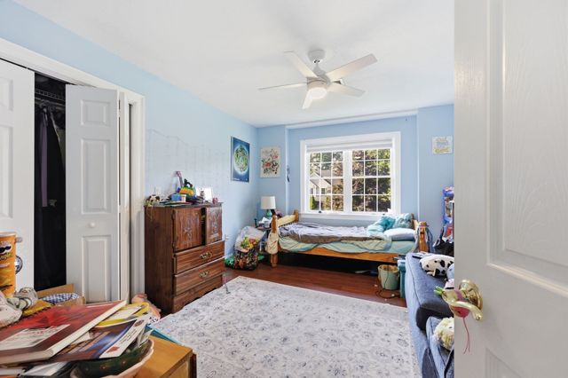 32 Waterford Dr, Westfield, MA 01085