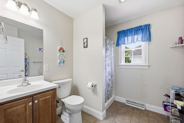 32 Waterford Dr, Westfield, MA 01085