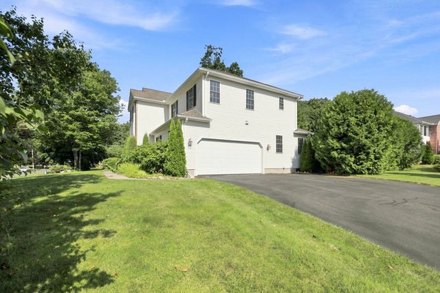 32 Waterford Dr, Westfield, MA 01085
