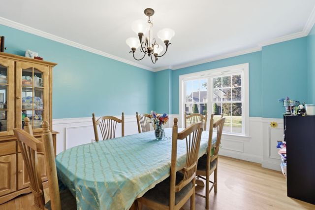 32 Waterford Dr, Westfield, MA 01085