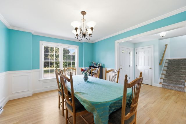 32 Waterford Dr, Westfield, MA 01085
