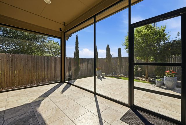 373 LACEY OAK LOOP, San Marcos, TX 78666