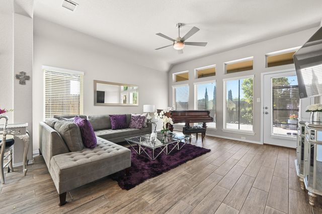 373 LACEY OAK LOOP, San Marcos, TX 78666