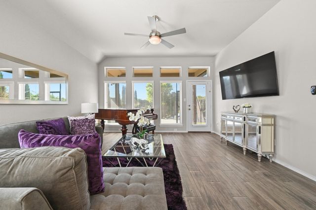 373 LACEY OAK LOOP, San Marcos, TX 78666