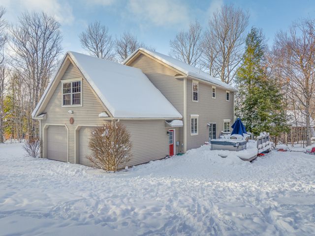 16 Robinwood Lane, Tupper Lake, NY 12986