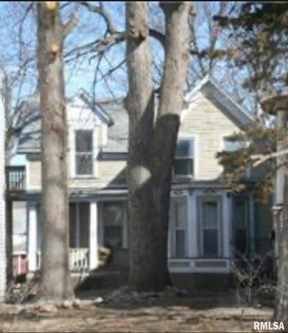 1538 W 3RD Street, Davenport, IA 52802