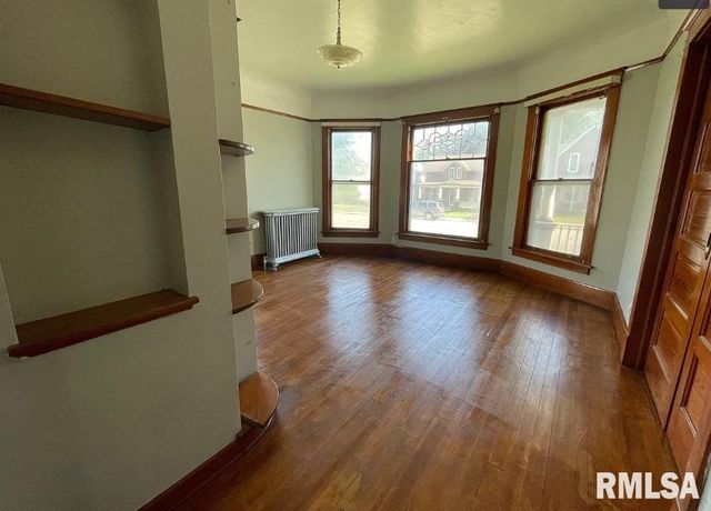 1538 W 3RD Street, Davenport, IA 52802