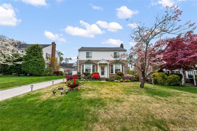 53-16 Concord Street, Little Neck, NY 11362