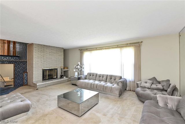 3038 Van Aken Boulevard, Shaker Heights, OH 44120