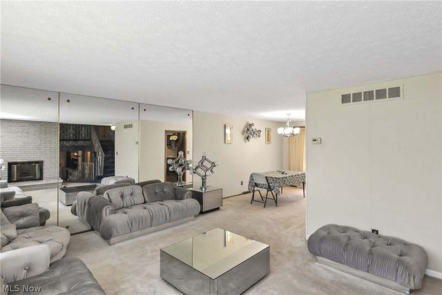 3038 Van Aken Boulevard, Shaker Heights, OH 44120