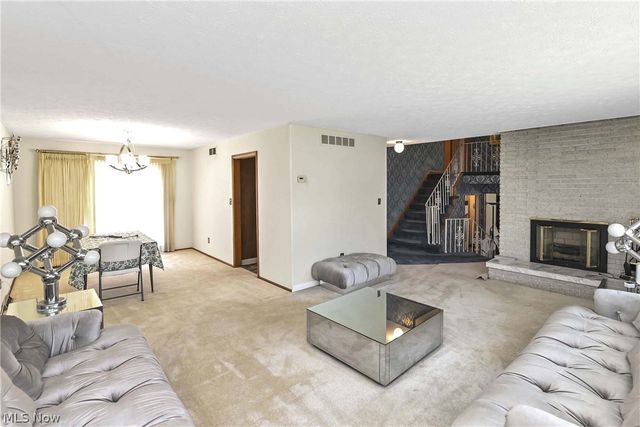 3038 Van Aken Boulevard, Shaker Heights, OH 44120