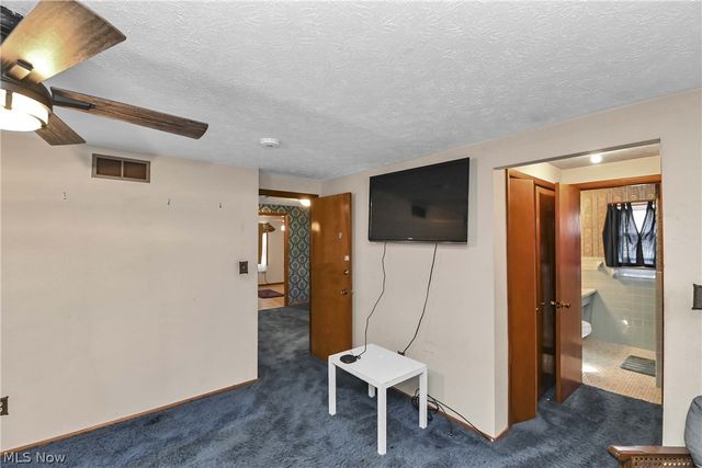 3038 Van Aken Boulevard, Shaker Heights, OH 44120
