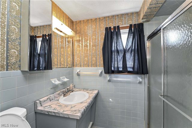 3038 Van Aken Boulevard, Shaker Heights, OH 44120