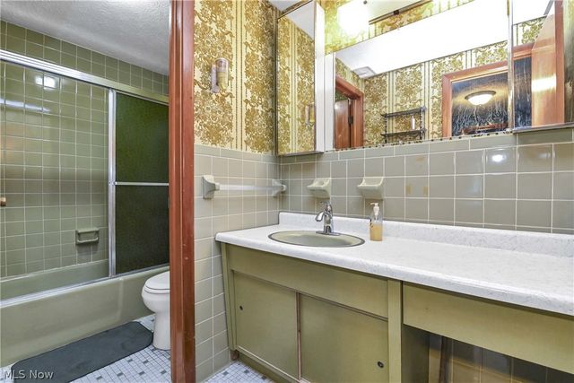3038 Van Aken Boulevard, Shaker Heights, OH 44120