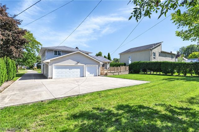3038 Van Aken Boulevard, Shaker Heights, OH 44120