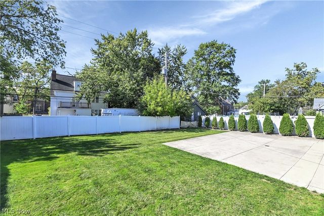 3038 Van Aken Boulevard, Shaker Heights, OH 44120