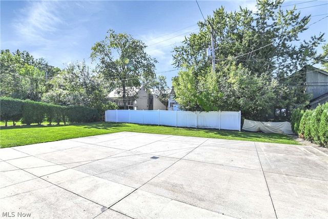 3038 Van Aken Boulevard, Shaker Heights, OH 44120