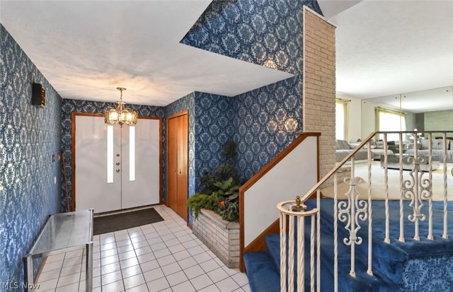 3038 Van Aken Boulevard, Shaker Heights, OH 44120